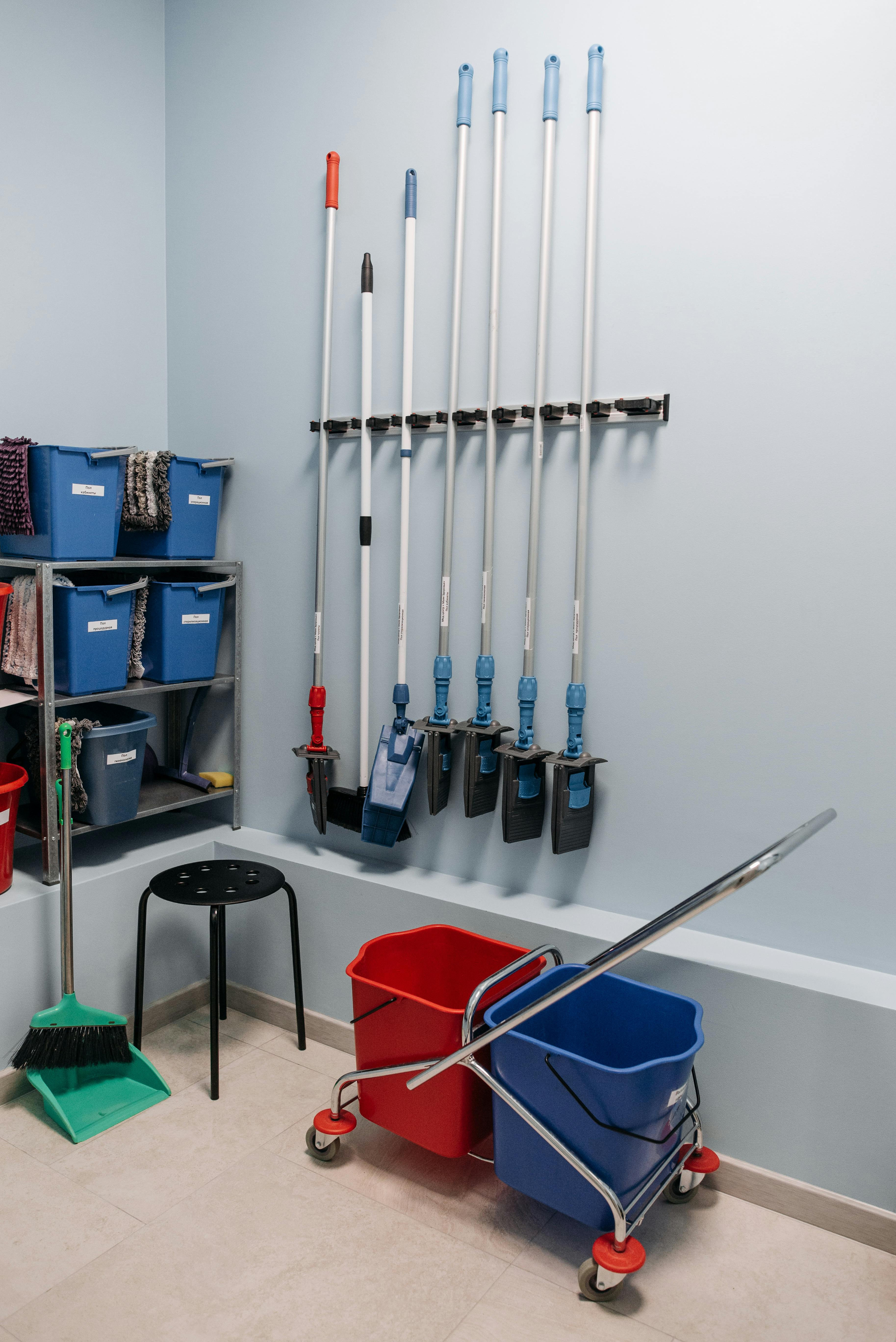 Cleaning tools bundle for household upkeep